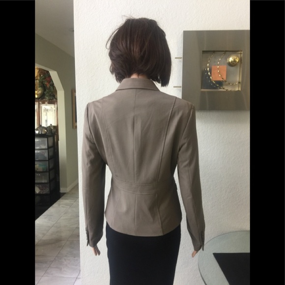 Limited Womans Jacket 6. ImportedFabric
Lovely jacket, in New condition - Picture 6 of 7